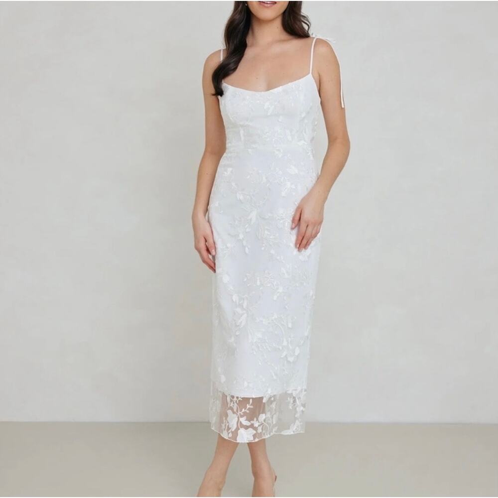 Park & Fifth White Floral Appliqué Midi Dress